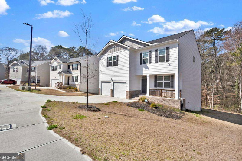 Photo 3 of 1054 Mackets Court SE