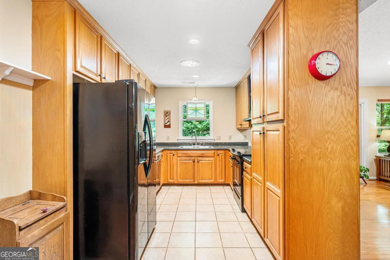 Photo 11 of 1303 South Arrowhead Drive