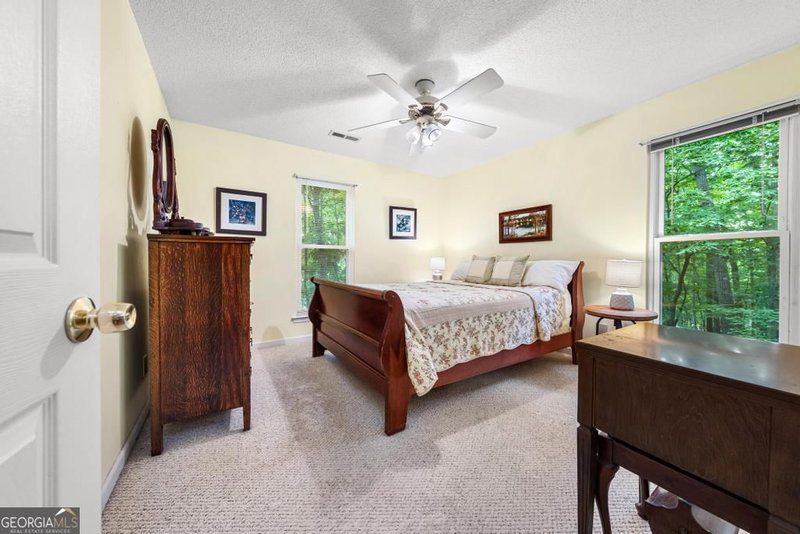 Photo 14 of 1303 South Arrowhead Drive