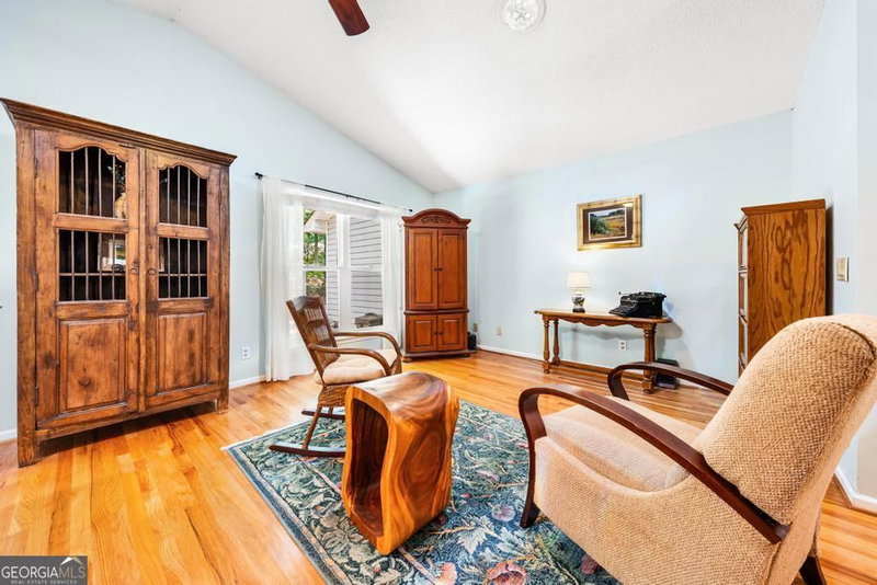 Photo 6 of 1303 South Arrowhead Drive