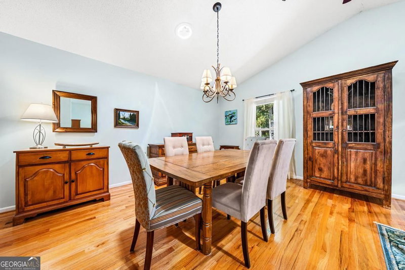 Photo 7 of 1303 South Arrowhead Drive