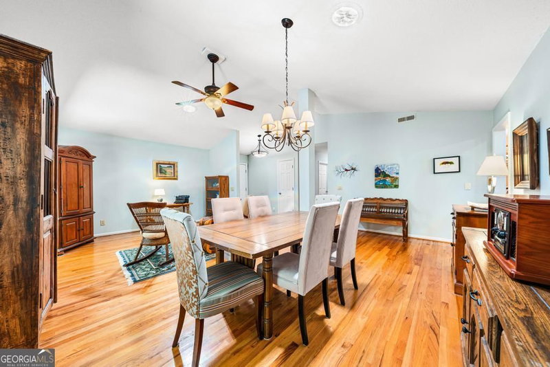 Photo 8 of 1303 South Arrowhead Drive