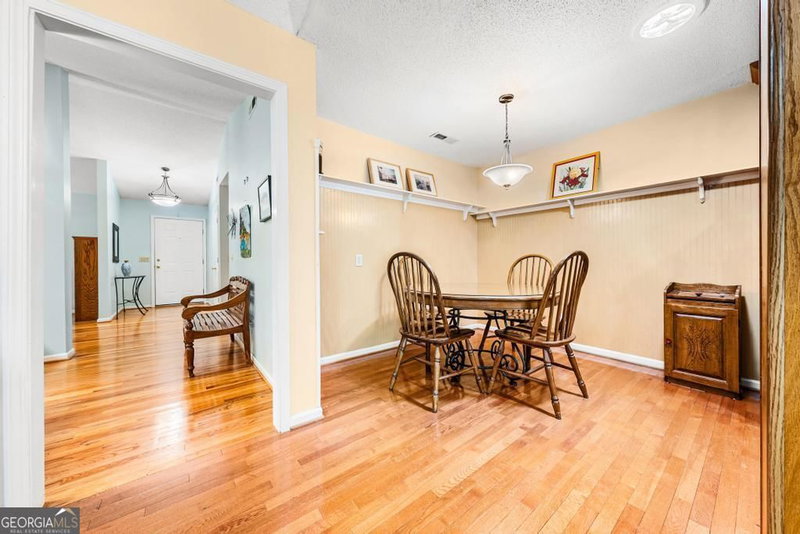 Photo 10 of 1303 South Arrowhead Drive
