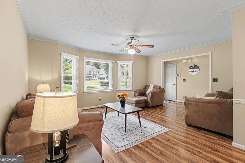 Photo 6 of 2019 Amherst Lane SE