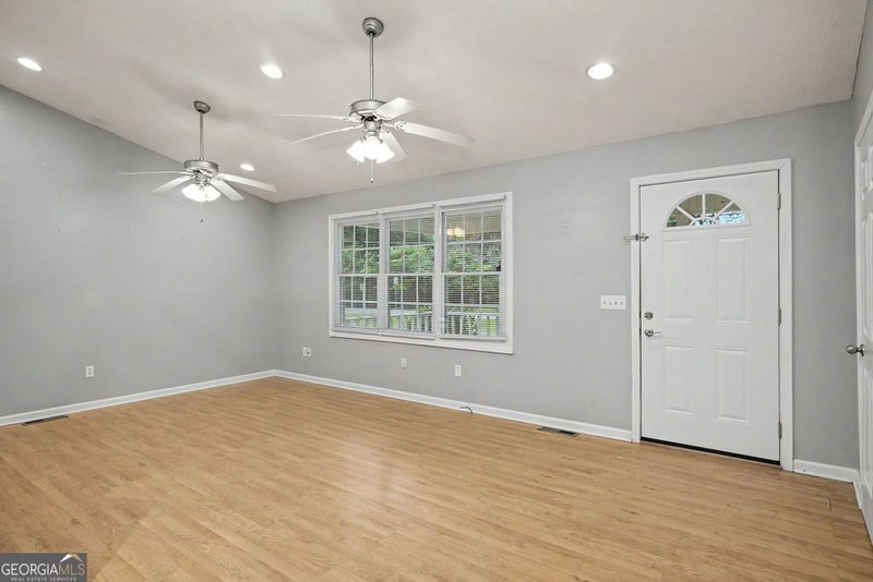 Photo 3 of 413 Old Newnan Road