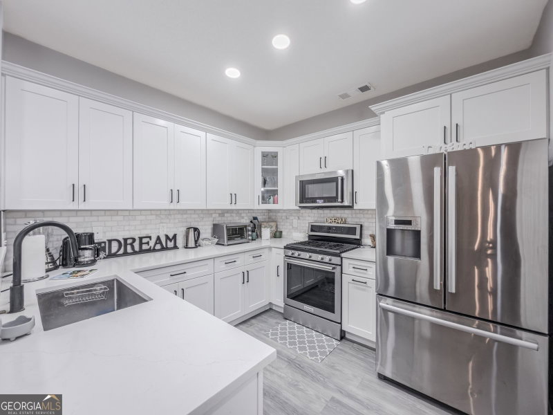 Photo 9 of 406 Copeland Street SW