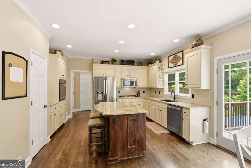 Photo 13 of 515 Lakewood Court