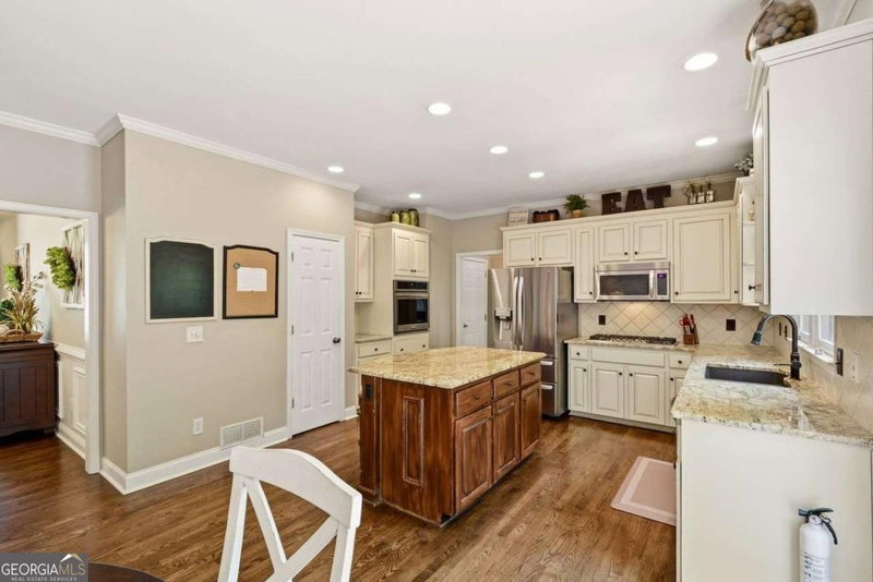 Photo 14 of 515 Lakewood Court