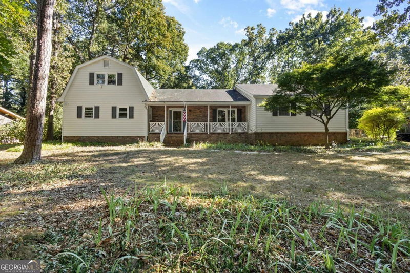 1676 Heritage Drive