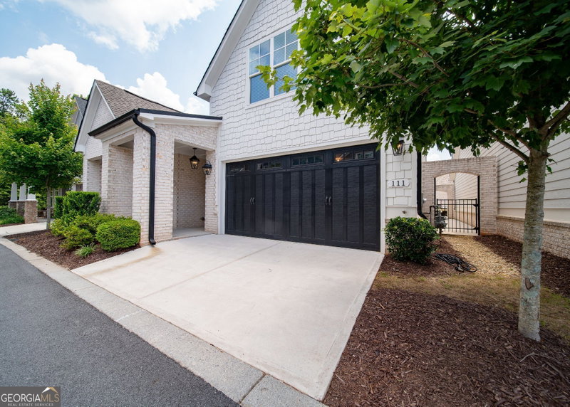 111 Ivey Way