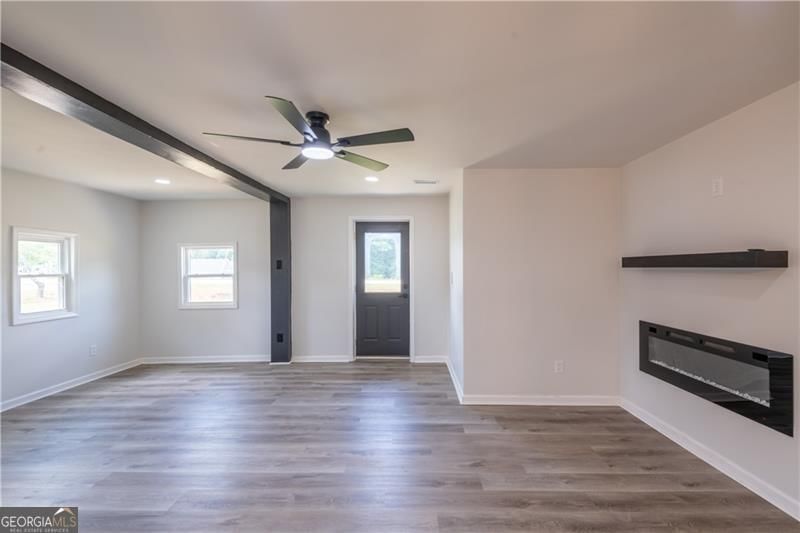 Photo 5 of 1404 N Forest Avenue
