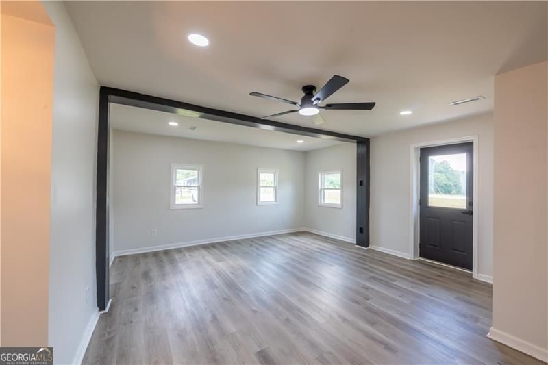 Photo 8 of 1404 N Forest Avenue