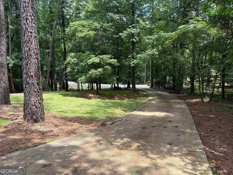 Photo 22 of 129 Sebastian Drive