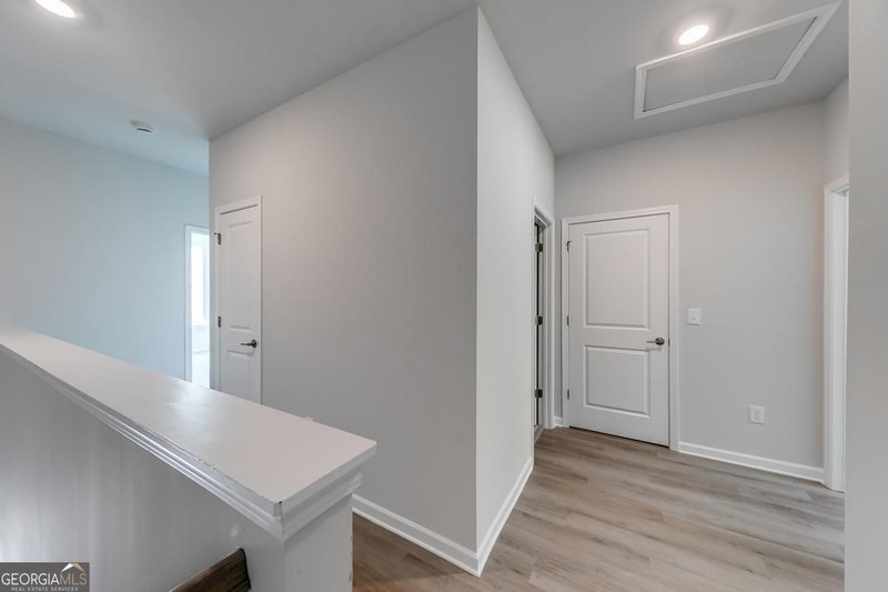 Photo 14 of 104 Greenview Court