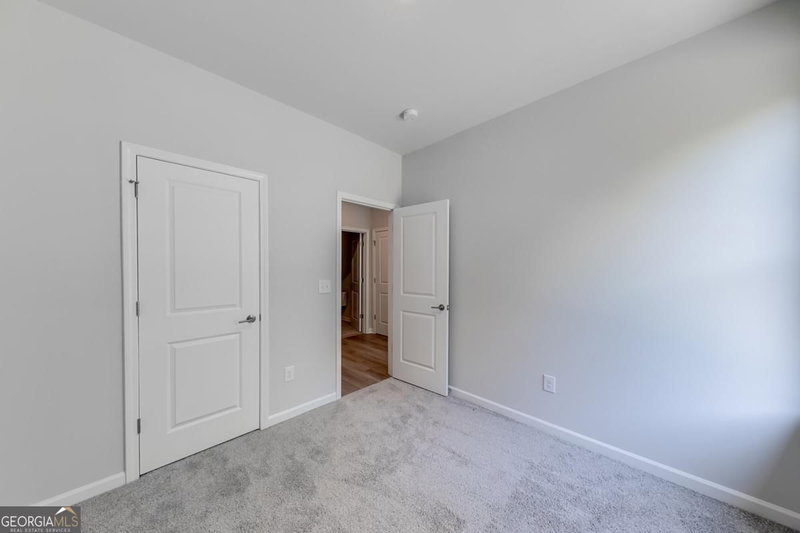 Photo 17 of 104 Greenview Court