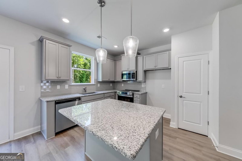 Photo 4 of 104 Greenview Court