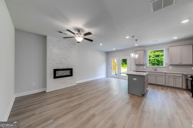 Photo 10 of 104 Greenview Court