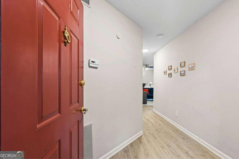 Photo 2 of 694 Mcgill Place NE #694