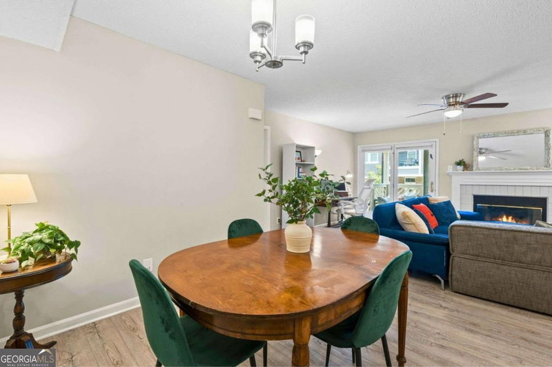 Photo 12 of 694 Mcgill Place NE #694