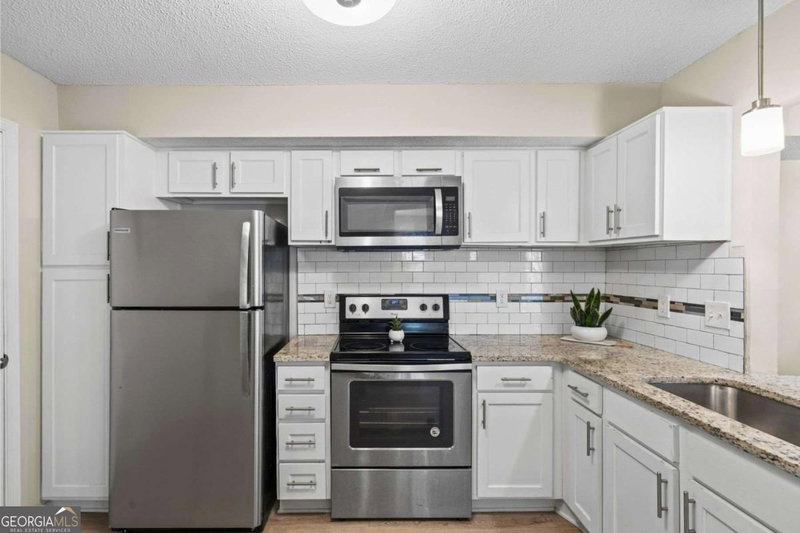 Photo 16 of 694 Mcgill Place NE #694