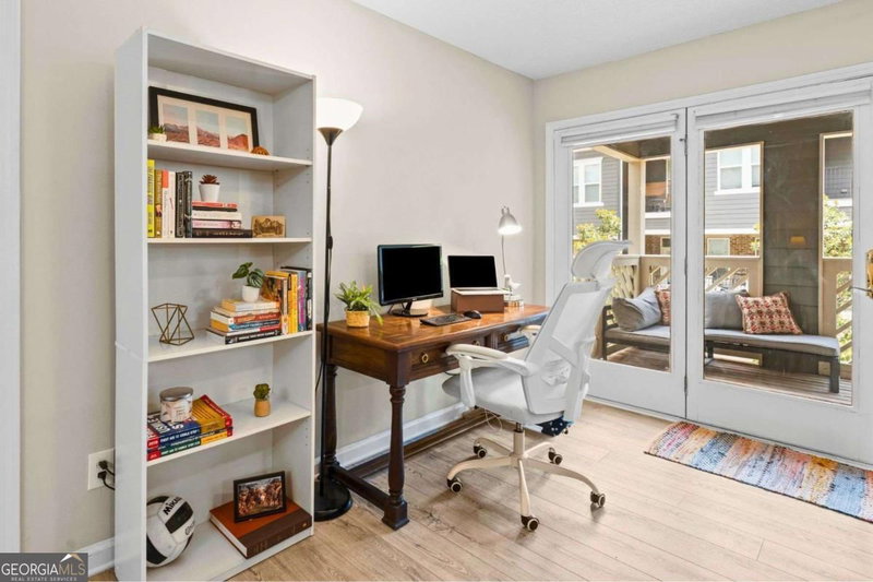 Photo 9 of 694 Mcgill Place NE #694