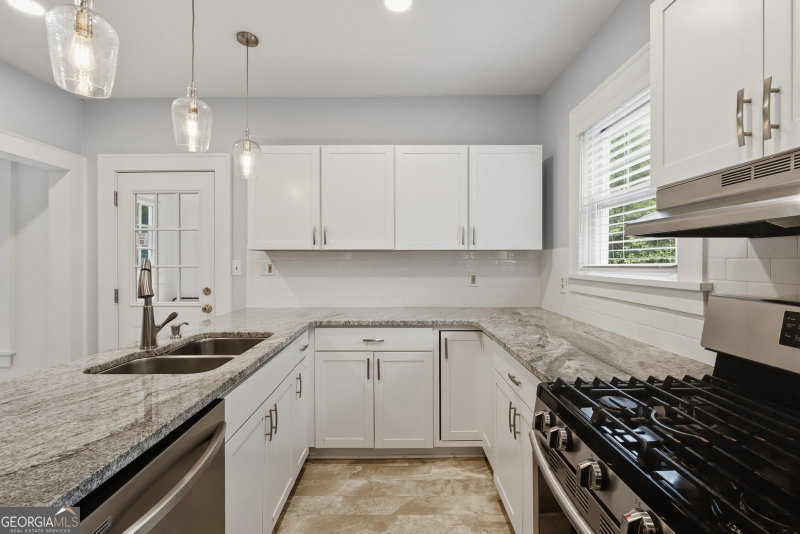 Photo 2 of 2666 Arbor Avenue SE