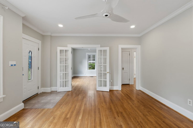 Photo 3 of 2666 Arbor Avenue SE