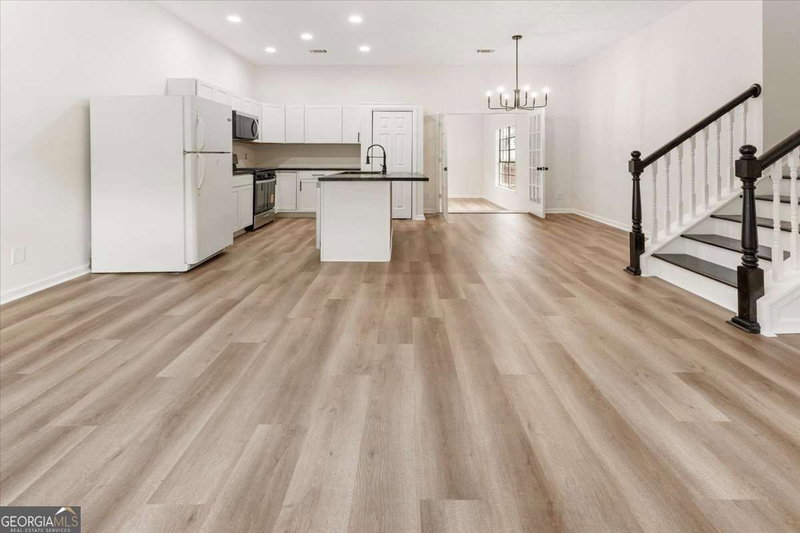 Photo 12 of 6653 Eastbriar Drive