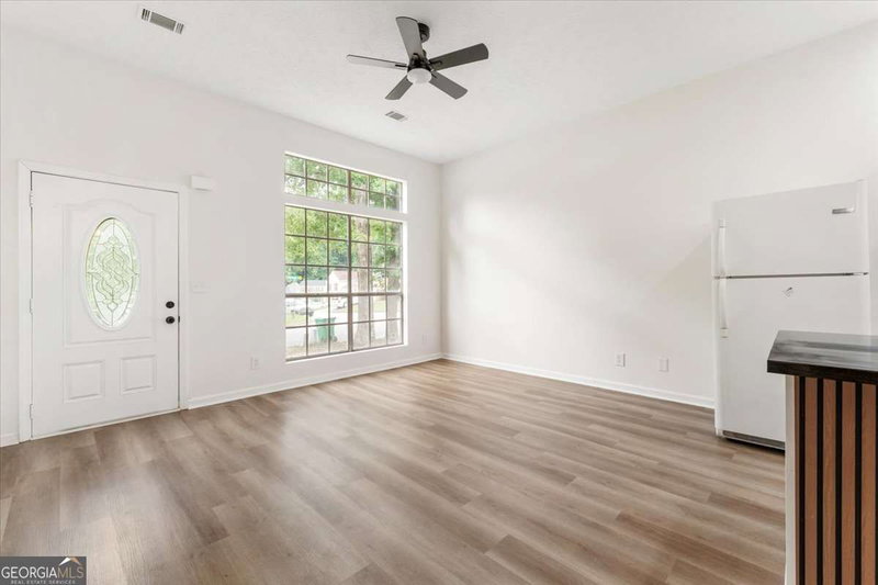 Photo 13 of 6653 Eastbriar Drive