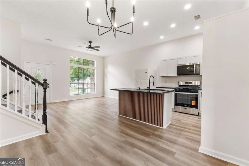 Photo 16 of 6653 Eastbriar Drive