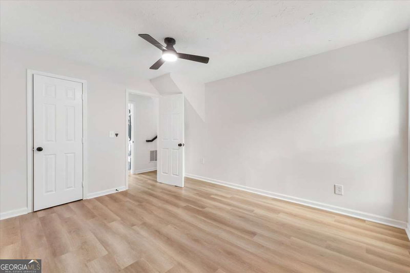 Photo 31 of 6653 Eastbriar Drive