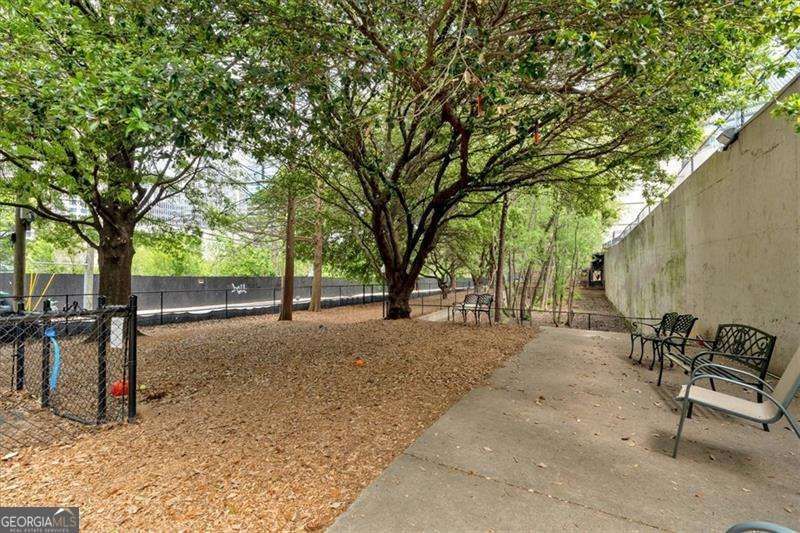 Photo 30 of 1075 Peachtree Walk NE #A206