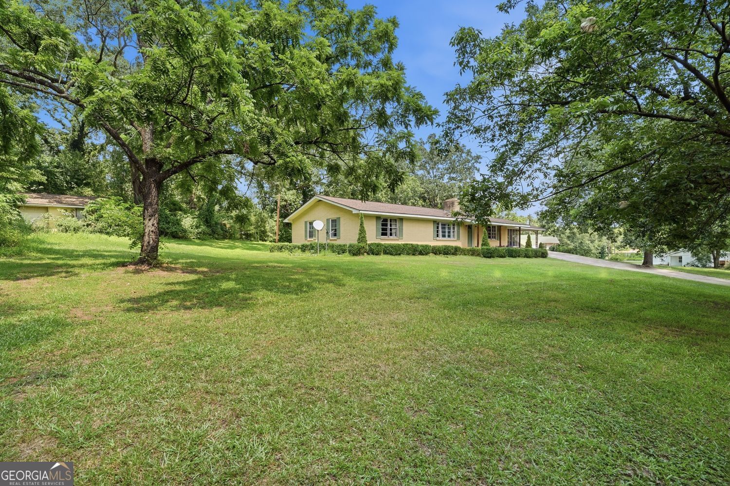 264 School Street, Gillsville, GA 30543