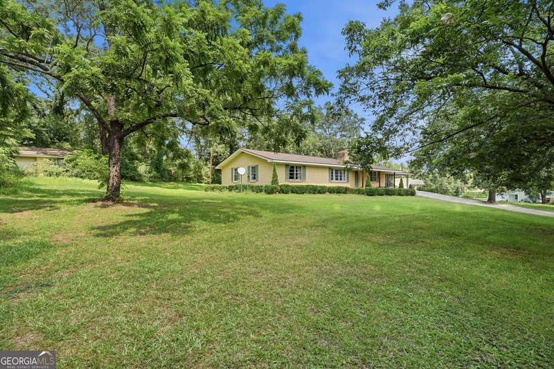 264 School Street, Gillsville