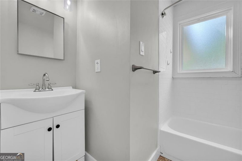 Photo 33 of 142 Ola Street