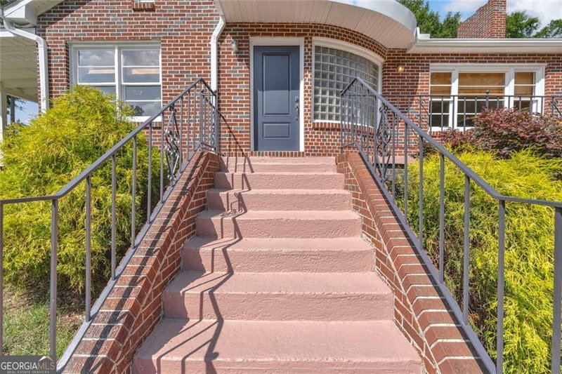 Photo 8 of 142 Ola Street