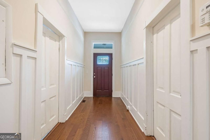 Photo 6 of 881 Beckwith Street SW