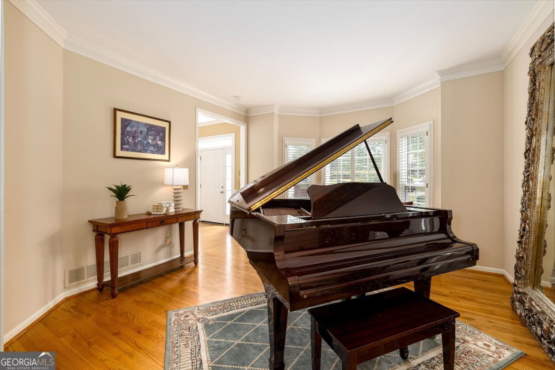 Photo 9 of 1918 De Winton Place