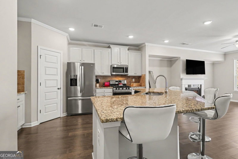 Photo 13 of 4270 Sunny Oak Lane