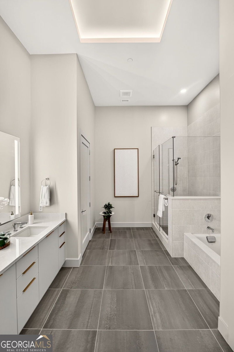 Photo 20 of 40 12th Street NE #806