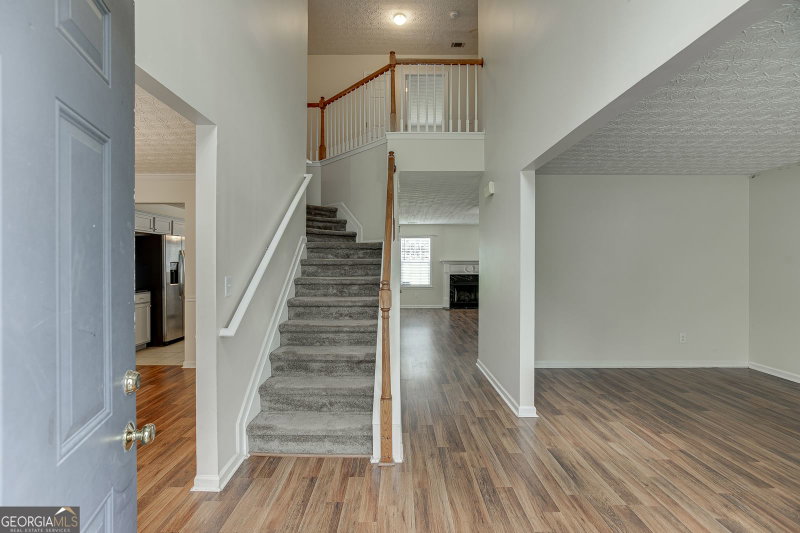 Photo 4 of 2054 Pierce Way