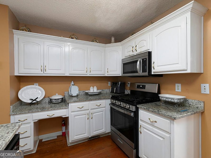 Photo 12 of 726 Morningside Drive