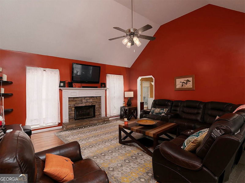 Photo 5 of 726 Morningside Drive
