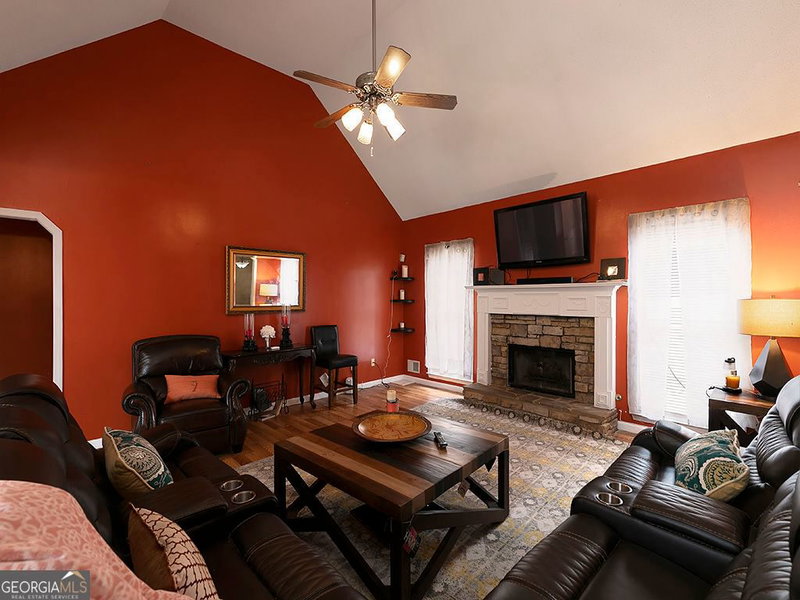 Photo 6 of 726 Morningside Drive