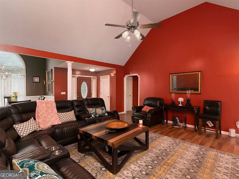 Photo 7 of 726 Morningside Drive