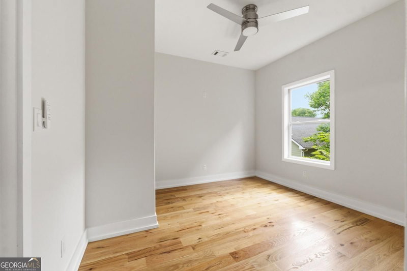Photo 12 of 1084 Hubbard Street SW