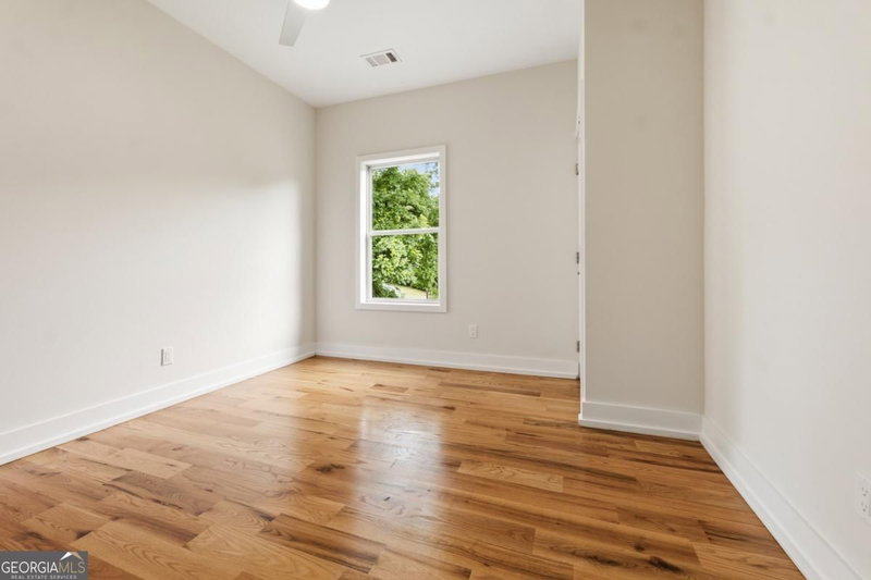 Photo 14 of 1084 Hubbard Street SW