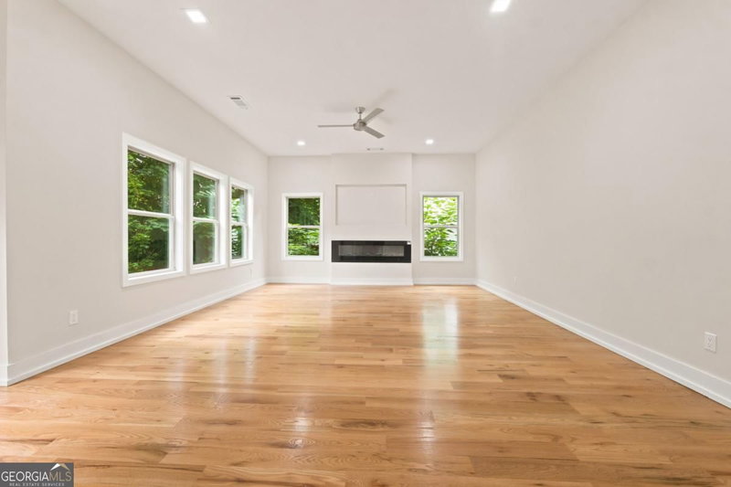 Photo 9 of 1084 Hubbard Street SW
