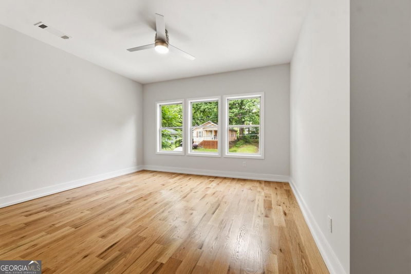 Photo 10 of 1084 Hubbard Street SW