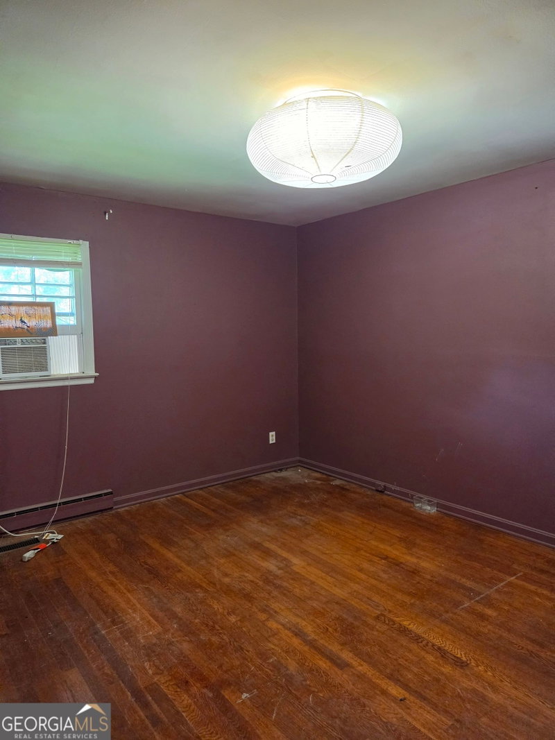 Photo 8 of 1702 Cardinal Road